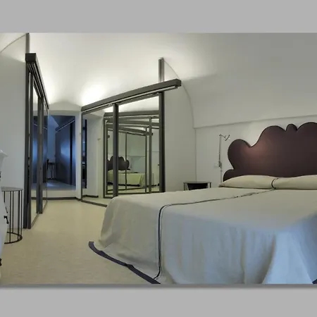 Bartago Luxury House 4*