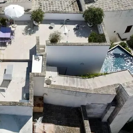 Bartago Luxury House أوستوني